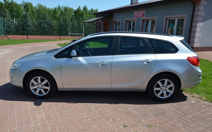 Opel Astra cena 26900 przebieg: 183000, rok produkcji 2012 z Przysucha małe 254